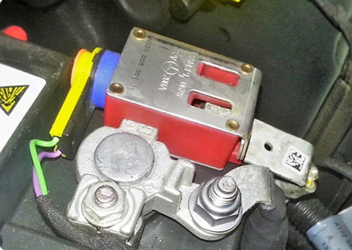 Battery Terminal Fuse Repair