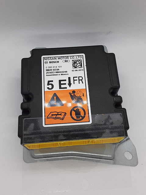 NISSAN VERSA SRS Airbag Computer Diagnostic Control Module Part #988205EE0A