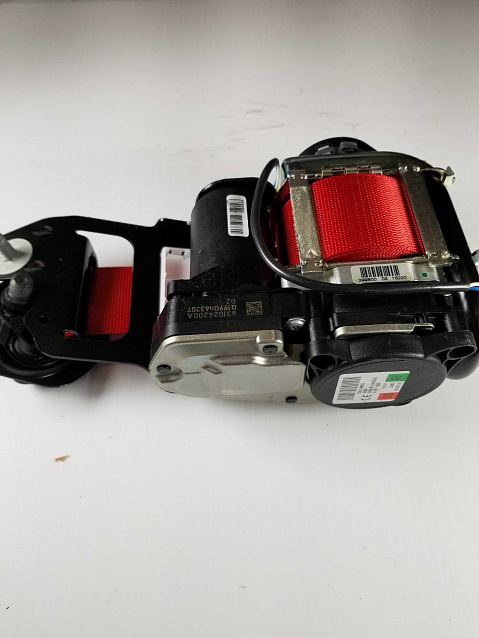 MERCEDES-BENZ C-Class / GLC (2015-2018) Seat Belt Pretensioner Retractor Part #A20586066003D53