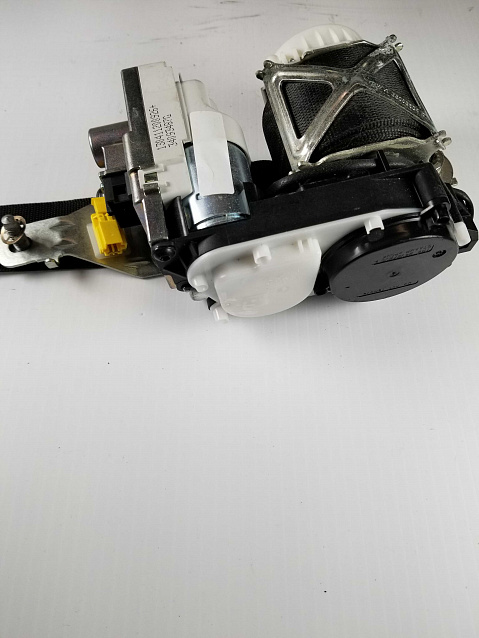 MERCEDES-BENZ GL (2013-2016) Seat Belt Pretensioner Retractor Part #A16686037869C94